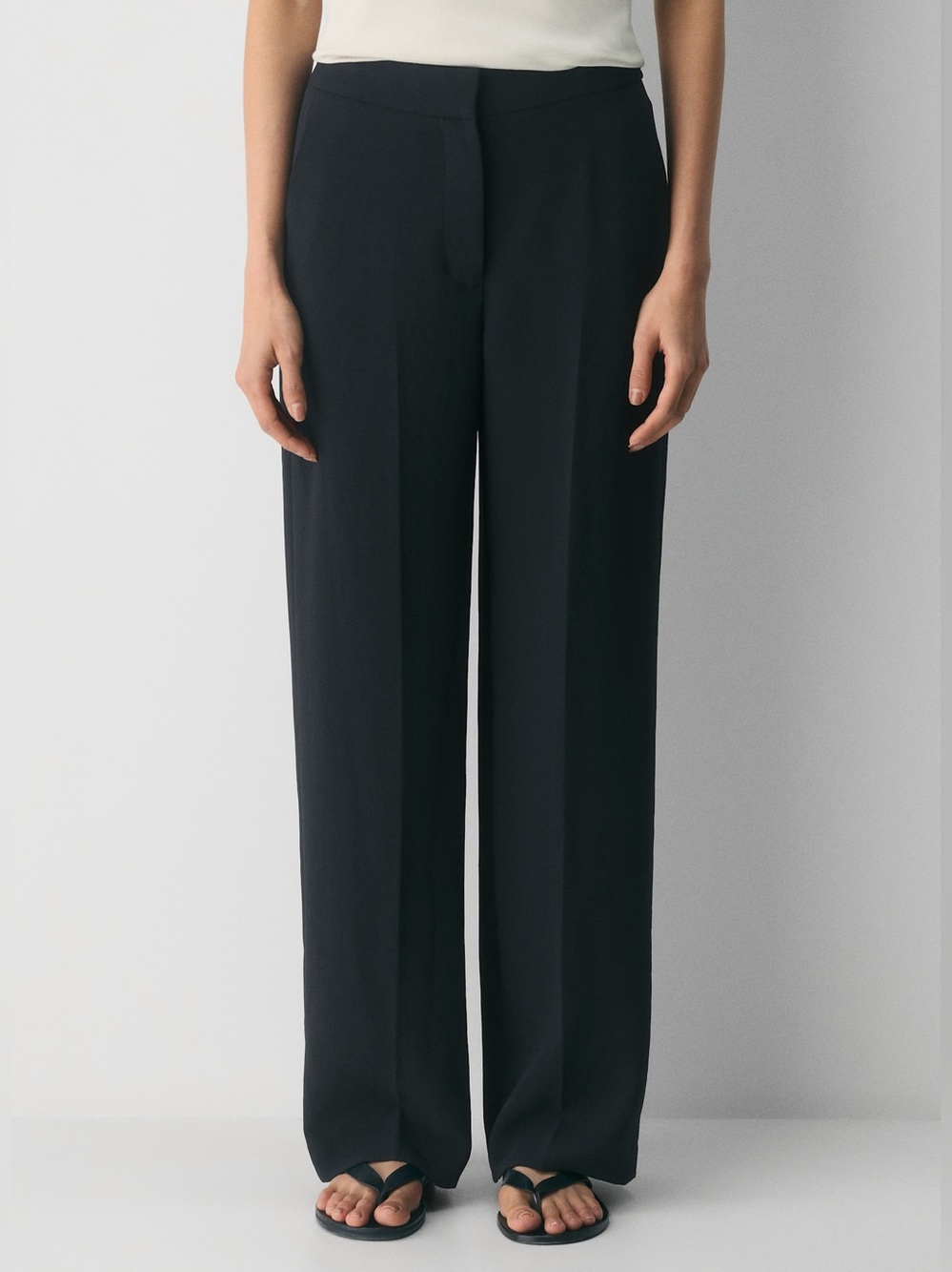 Aritzia Wildred The Limitless Pant Crepette Size 12 Black Wide-Leg Regular